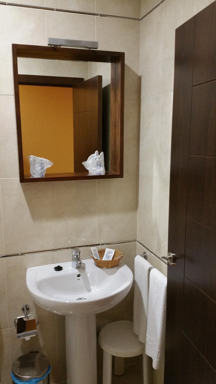 Hotel Leon La Palma Del Condado Ruang foto